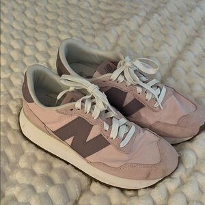 New Balance Women's Blush and Mauve Sneakers women’s size 9